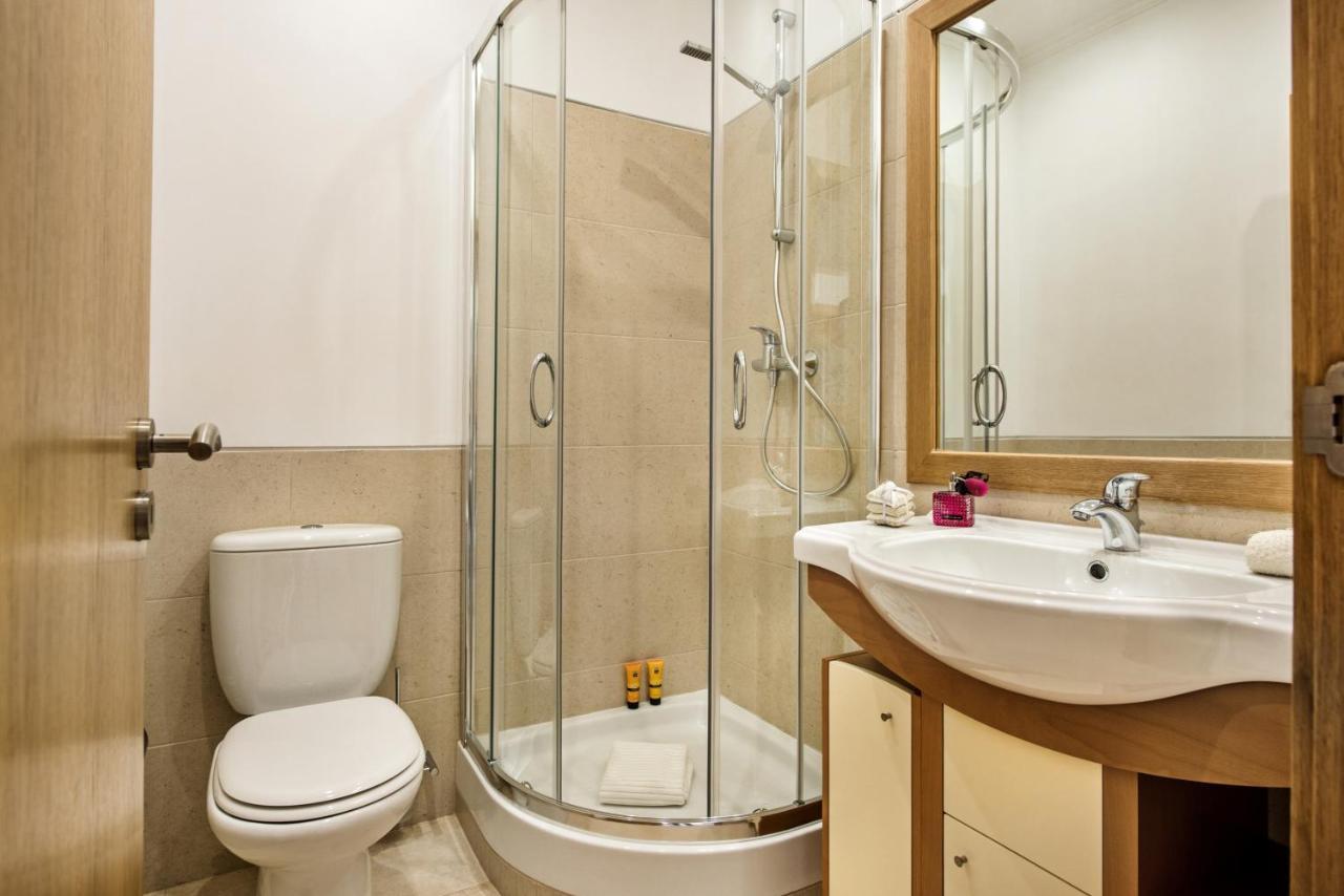 Modern And Spacious Two Bedroom Apartment Carvoeiro  Eksteriør bilde