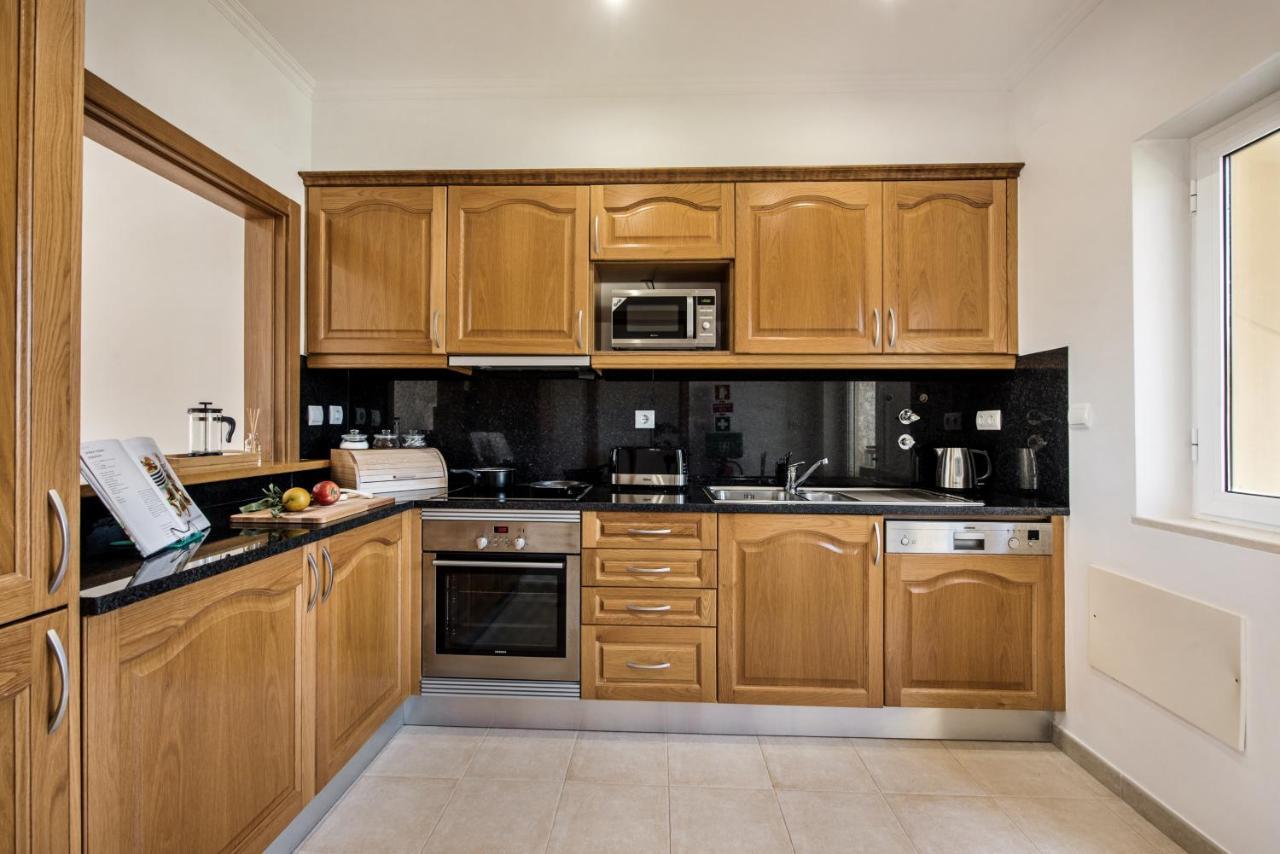 Modern And Spacious Two Bedroom Apartment Carvoeiro  Eksteriør bilde