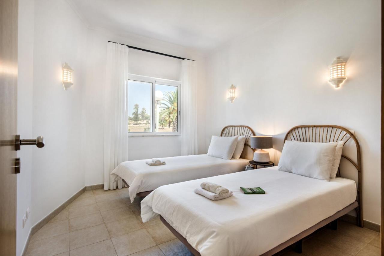 Modern And Spacious Two Bedroom Apartment Carvoeiro  Eksteriør bilde